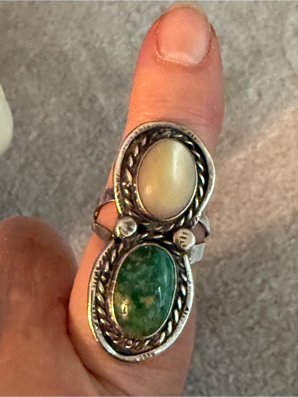 Vintage Native American Sterling Silver 925 Green Turquoise MOP Ring Size 7.75